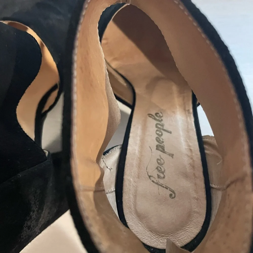 Free people Brushed suede black platform sz 39